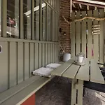 Dom wakacyjny 2 Bedroom Stunning In *