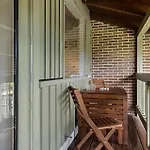 Dom wakacyjny 2 Bedroom Stunning In *