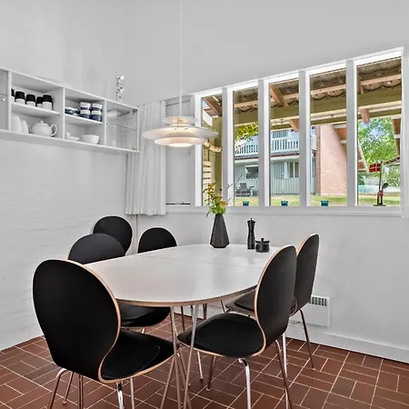 2 Bedroom Stunning In Semesterbostad *