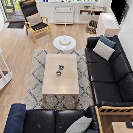 2 Bedroom Stunning In *