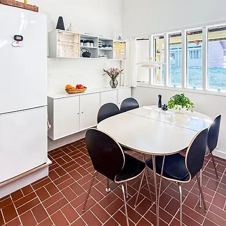 Dom wakacyjny 2 Bedroom Stunning In Allinge-Sandvig