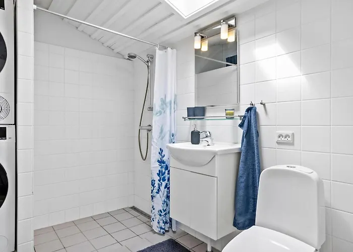 2 Bedroom Stunning In *